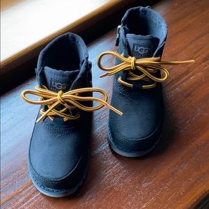 NWB Black Ugg Bradley Ankle Boot w/ extra Laces